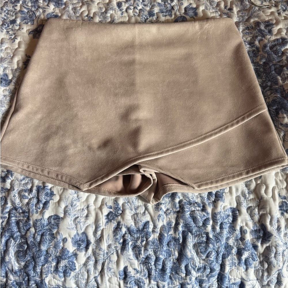 Beige/ tan suede Skort - Picture 2 of 7
